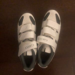 Never worn Giro cycling shoes